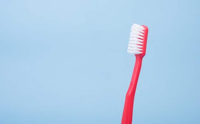 Why Your Floss Gets Stuck (And What To Do About It) - Modern Dental Hygiene